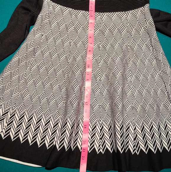 Gabby Skye art deco pattern sweater dress - Picture 10 of 10